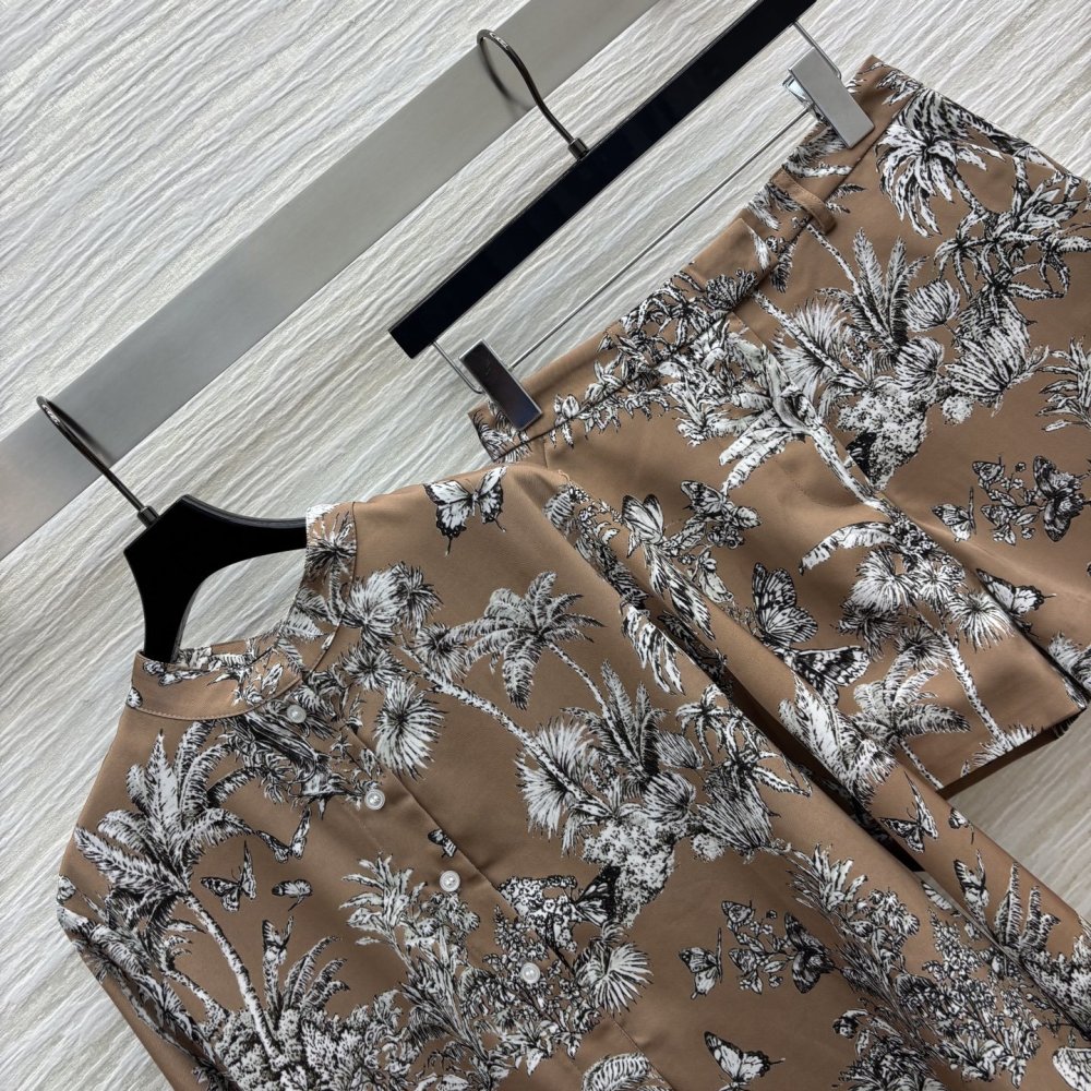 Costume female фото 2