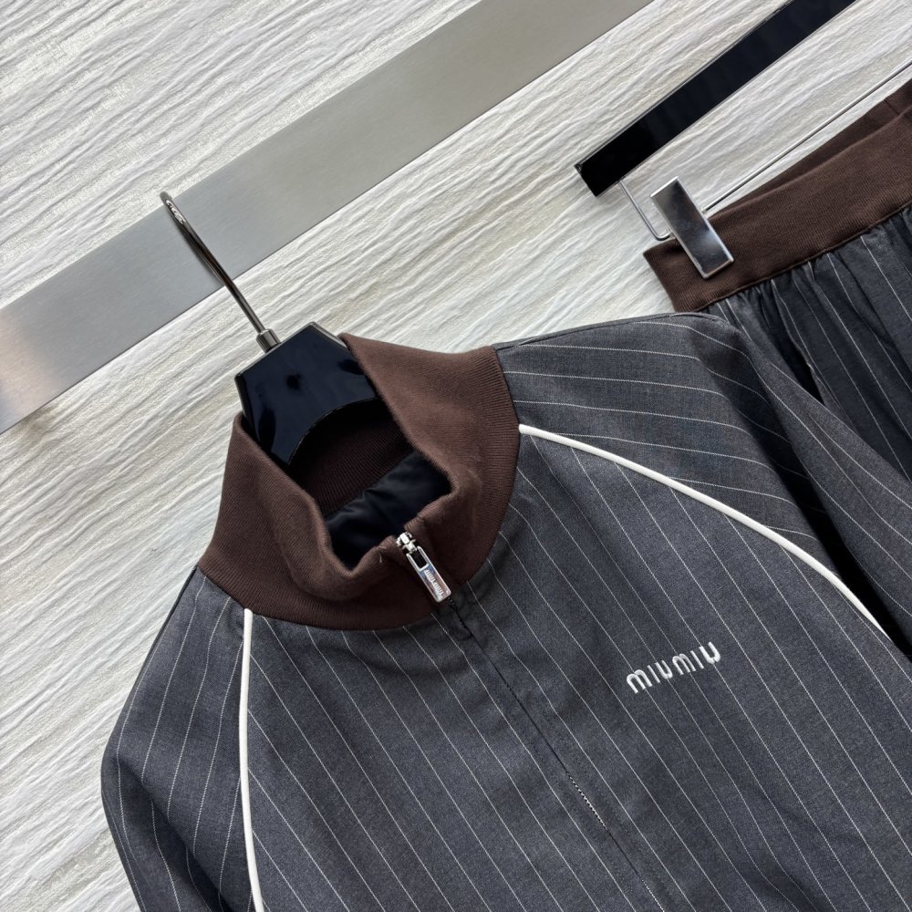 Костюм женский фото 2