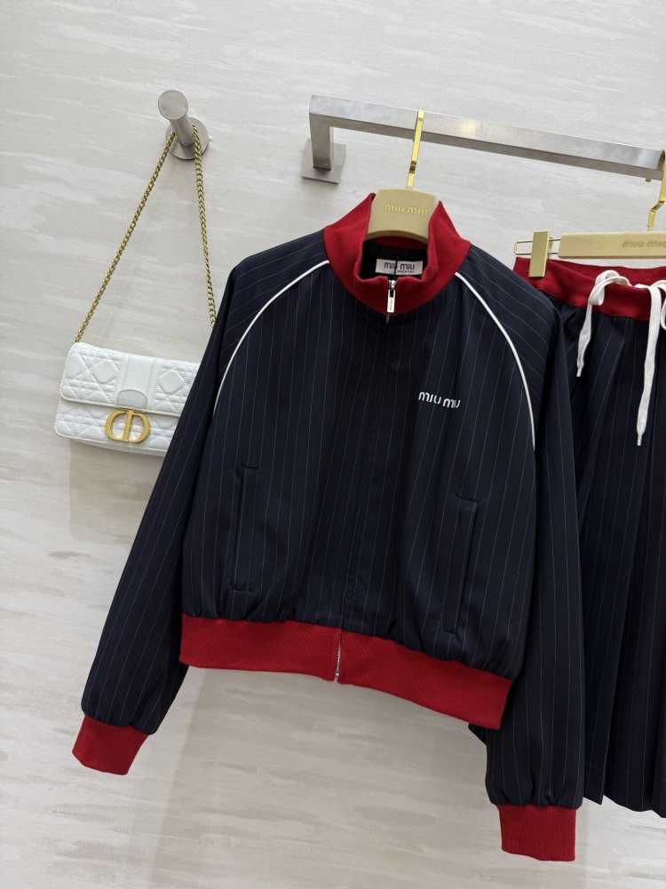 Костюм женский фото 2