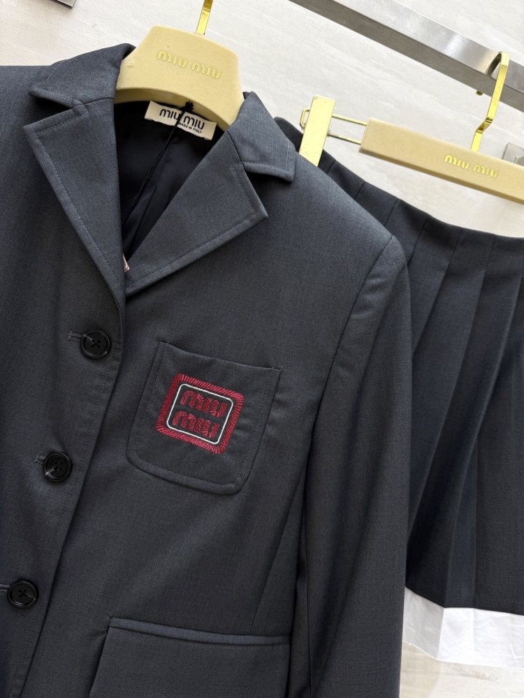 Costume female фото 2