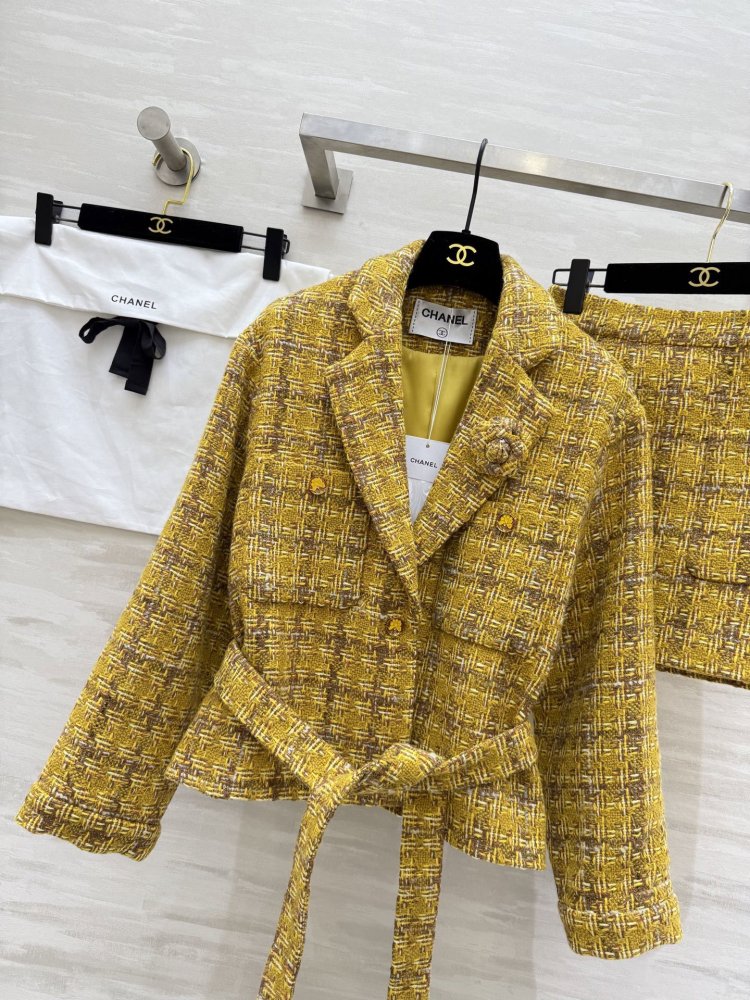 Костюм женский фото 2