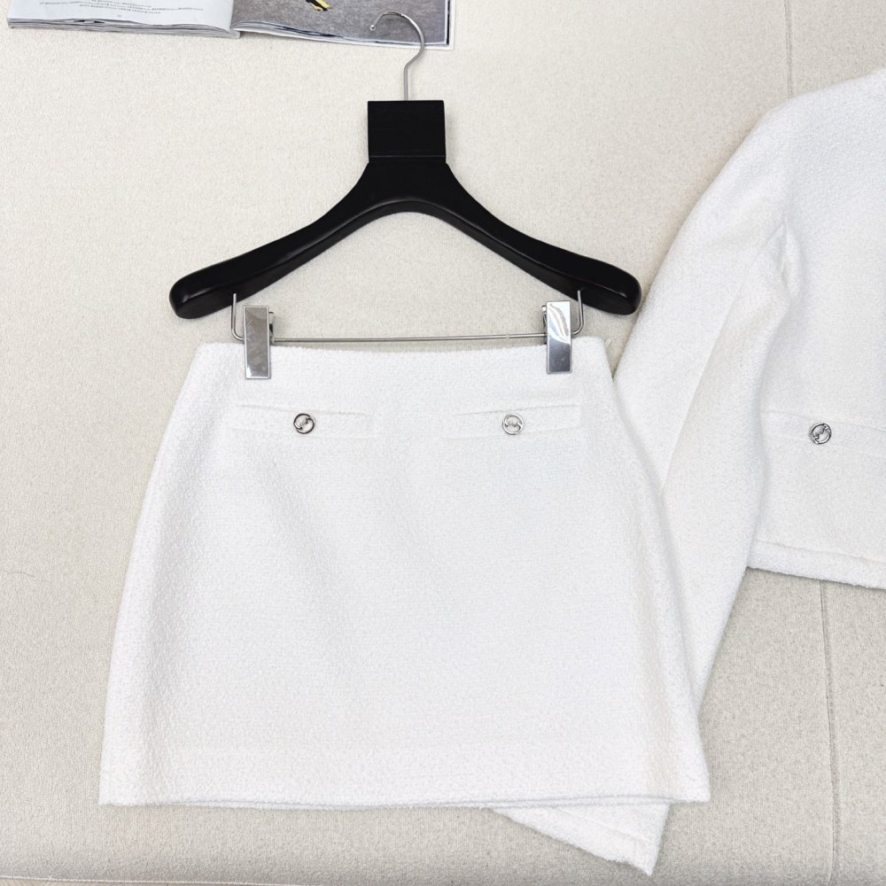 Костюм женский фото 2