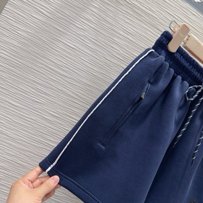 Костюм жіночий фото 2