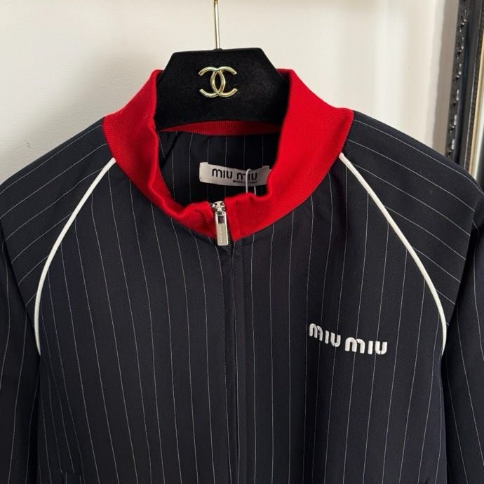 Костюм жіночий фото 2