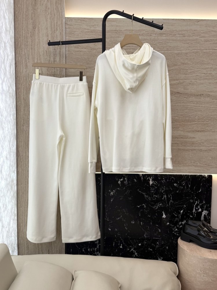 Costume female фото 2