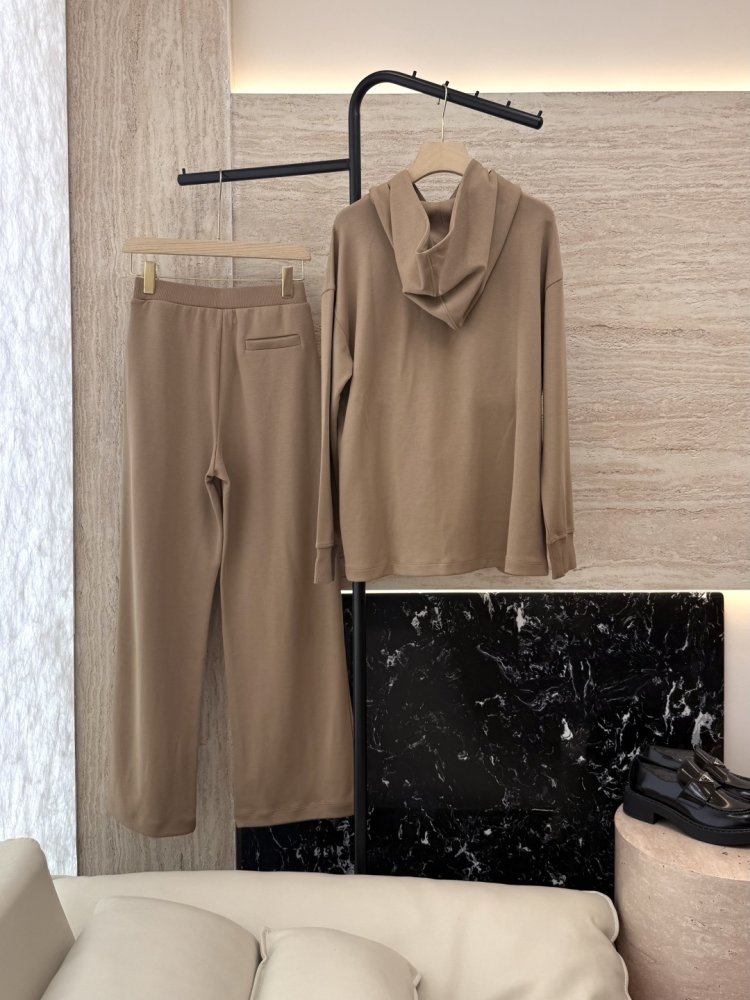 Costume female фото 2