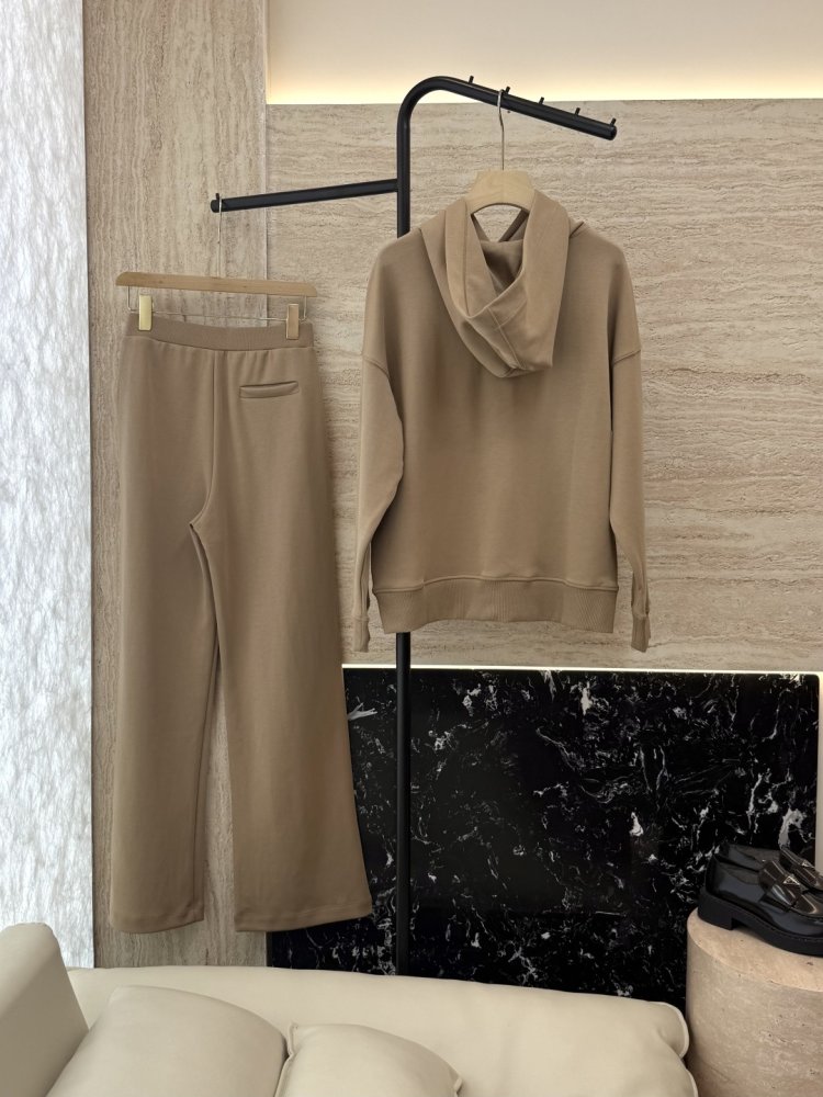 Costume female фото 2