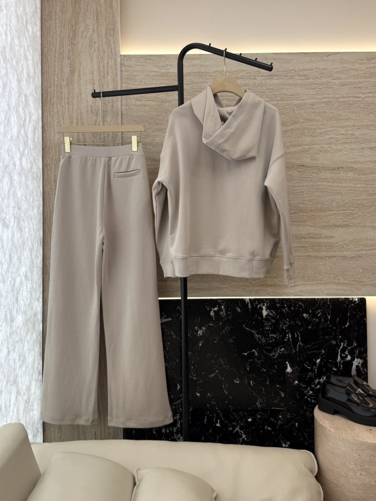 Costume female фото 2