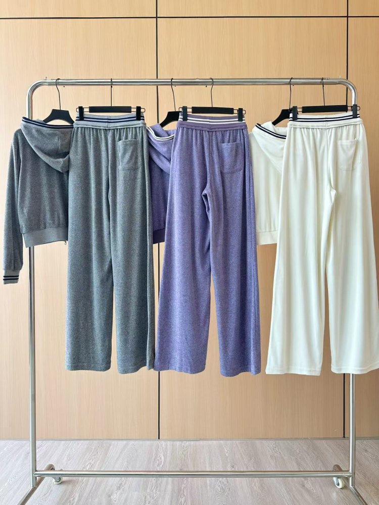 Костюм жіночий фото 2