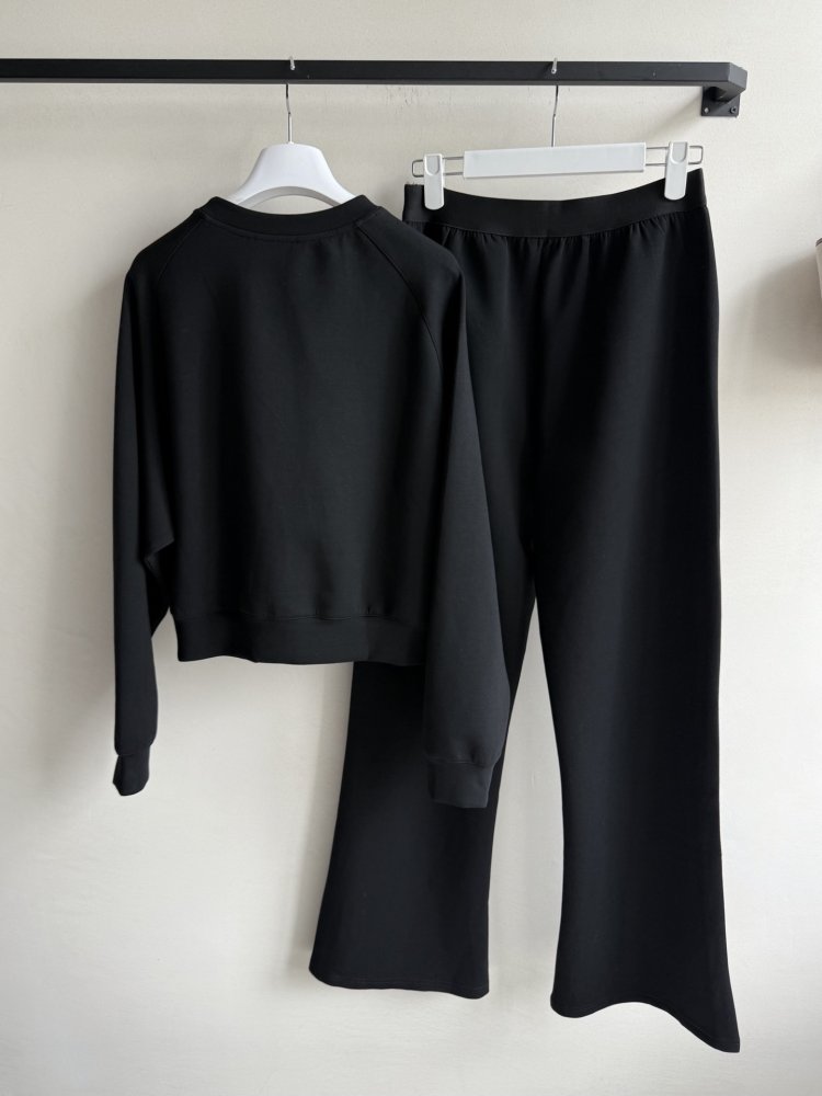 Костюм жіночий фото 2