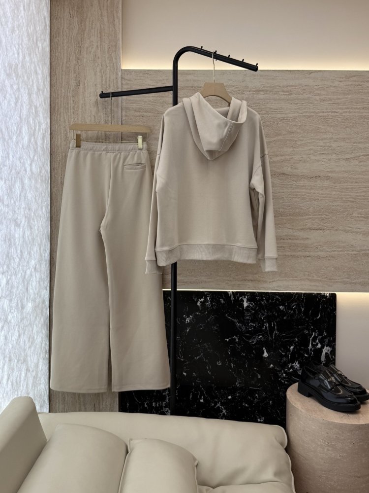 Костюм жіночий фото 2