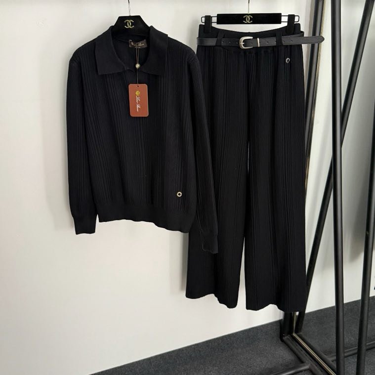 Costume female фото 2