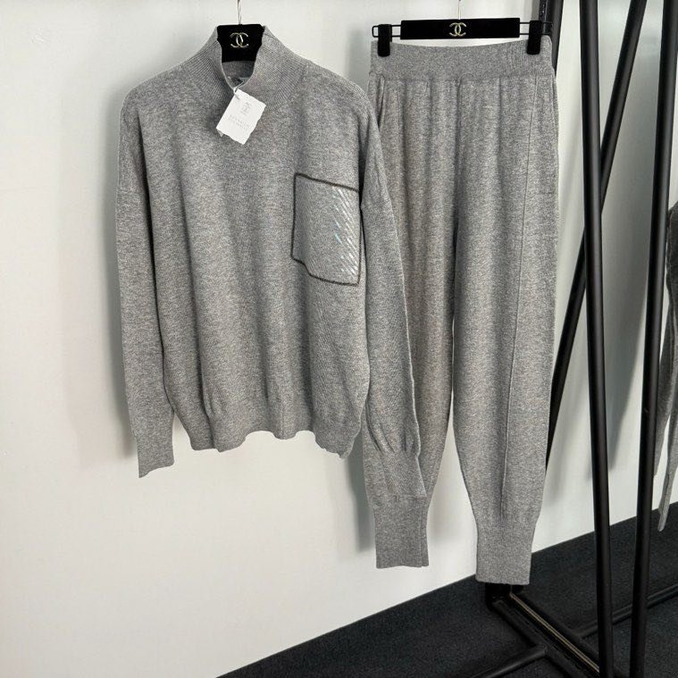 Костюм жіночий фото 2