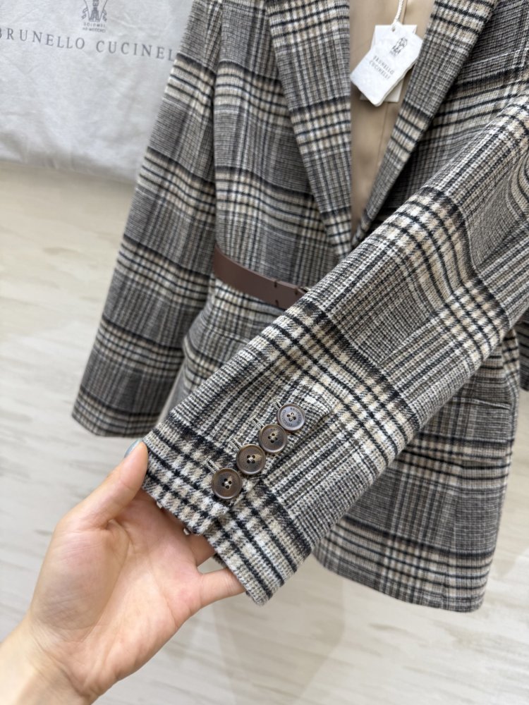 Костюм женский фото 2