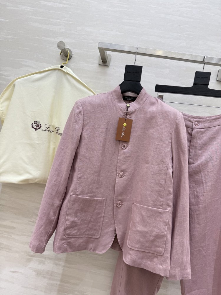 Костюм женский фото 2