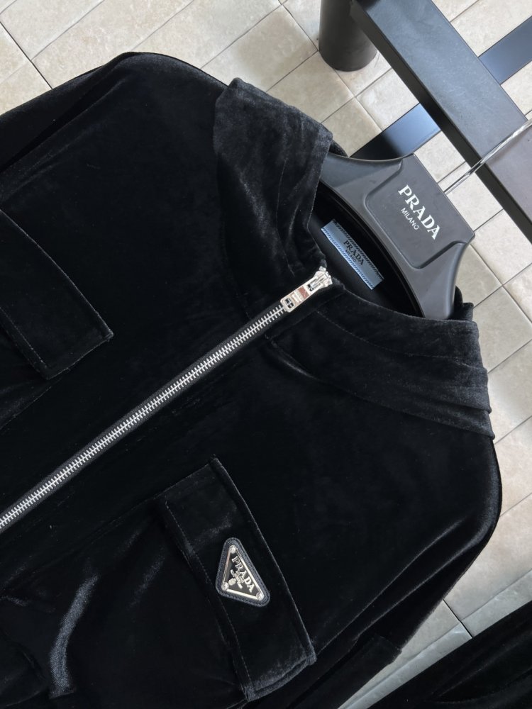 Костюм жіночий фото 2