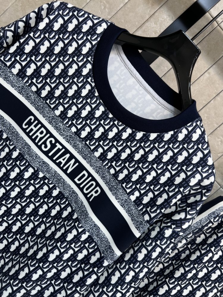 Костюм женский фото 2