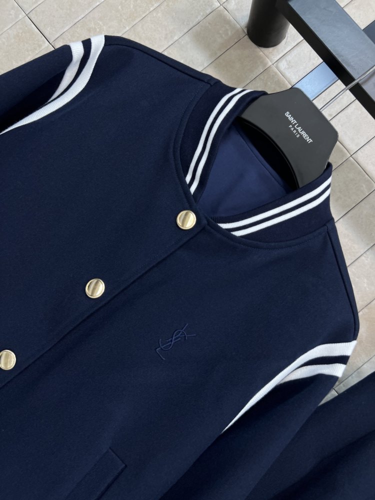 Костюм жіночий фото 2