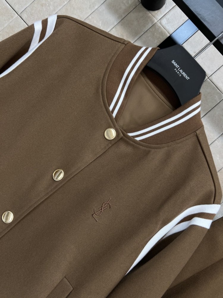 Костюм женский фото 2