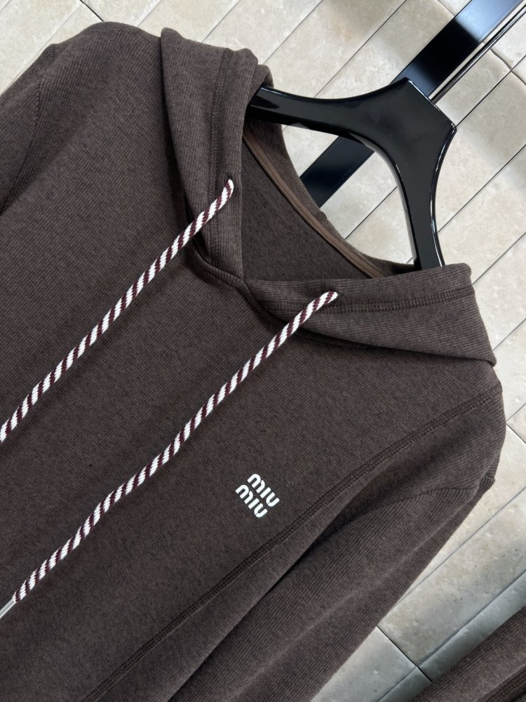 Костюм женский фото 2