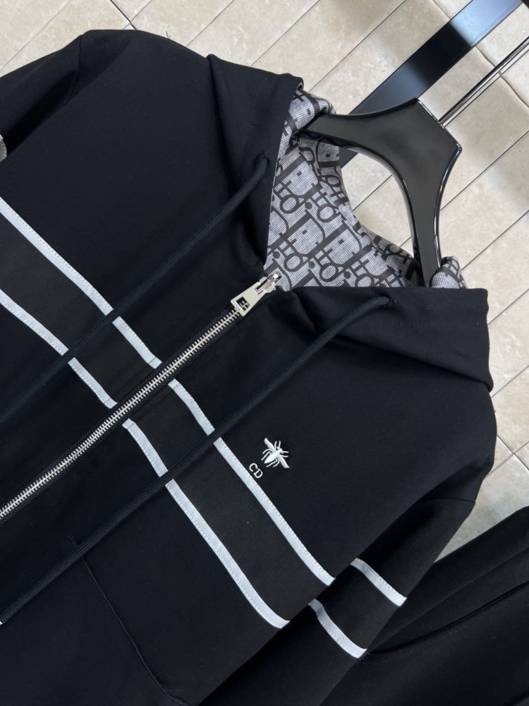 Костюм женский фото 2