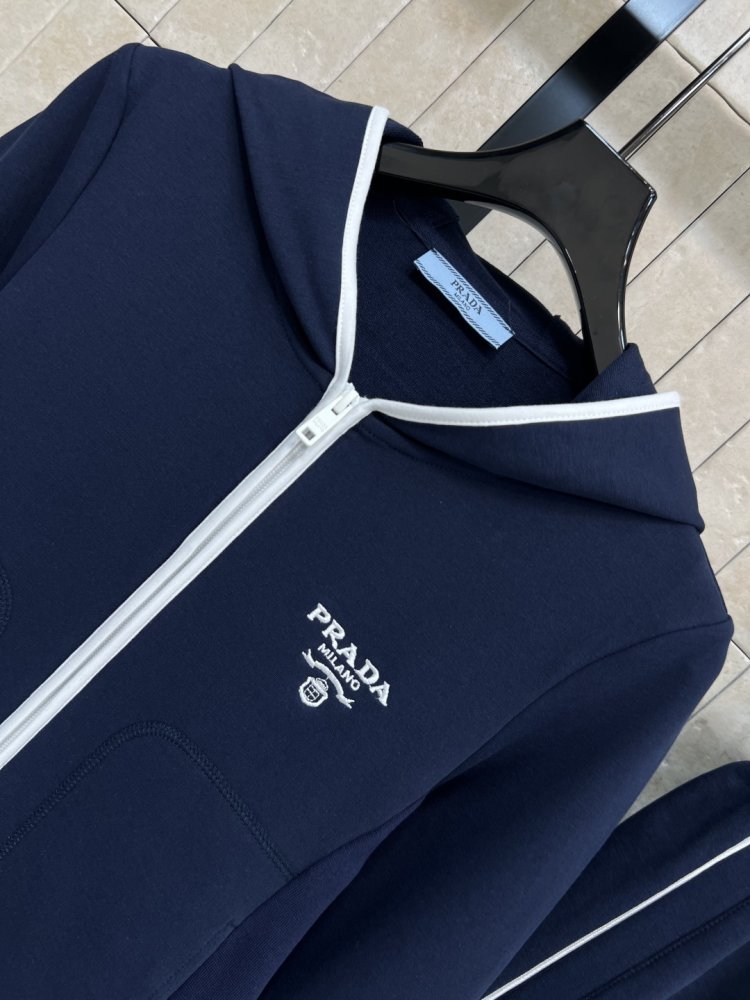 Costume female фото 2