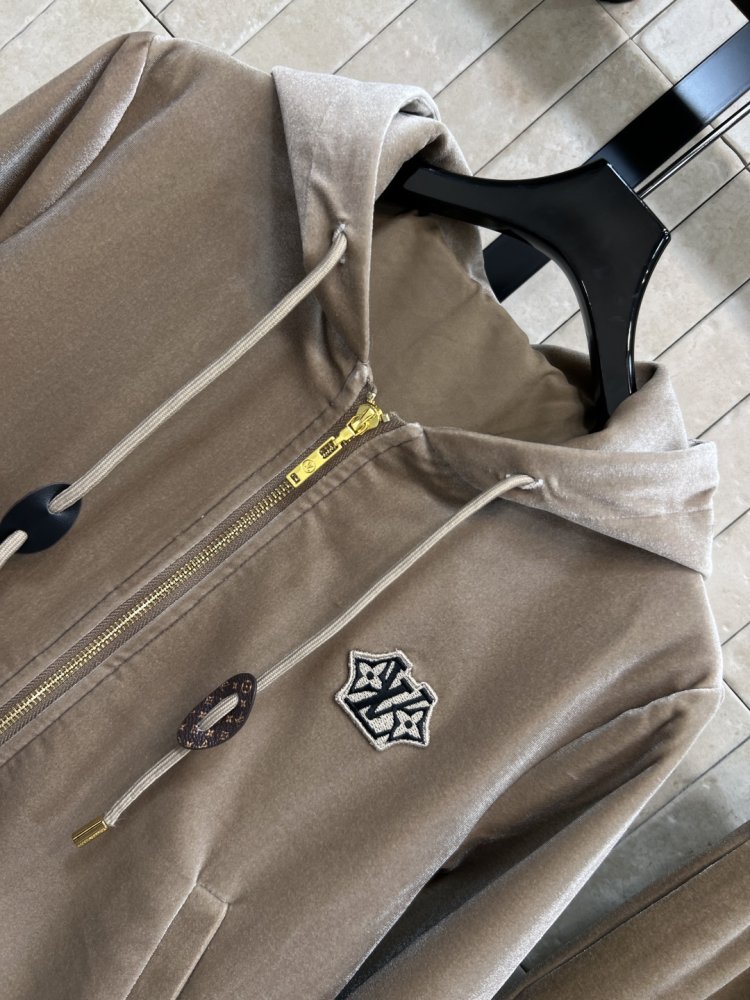 Костюм жіночий фото 2