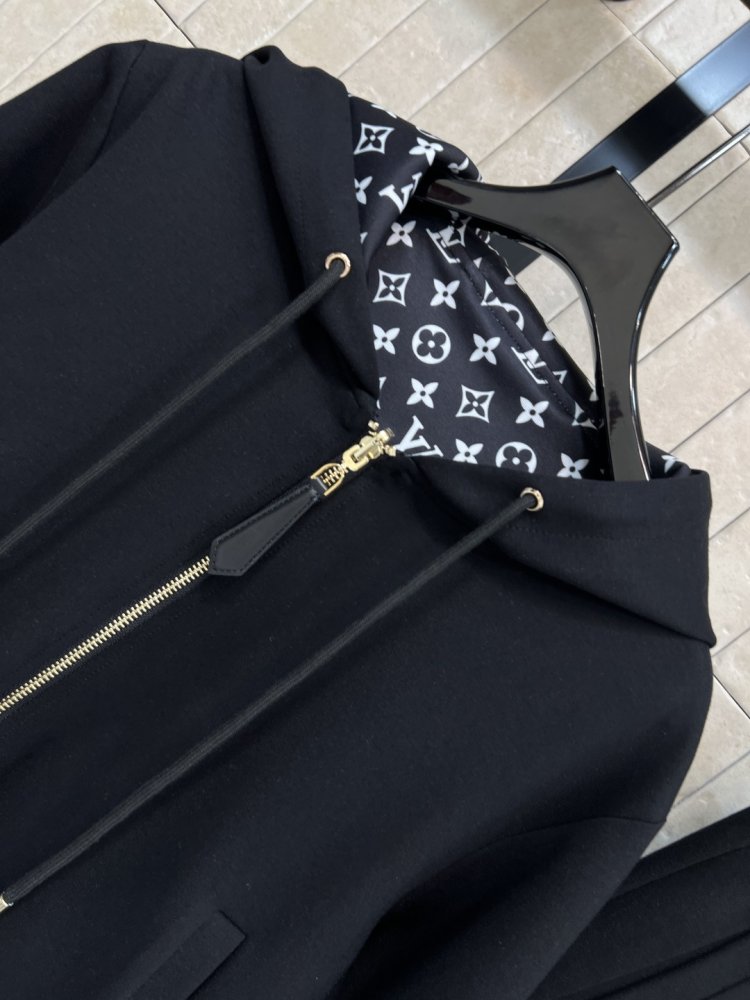 Костюм жіночий фото 2