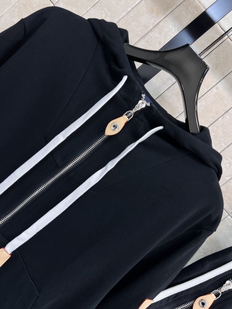 Костюм жіночий фото 2