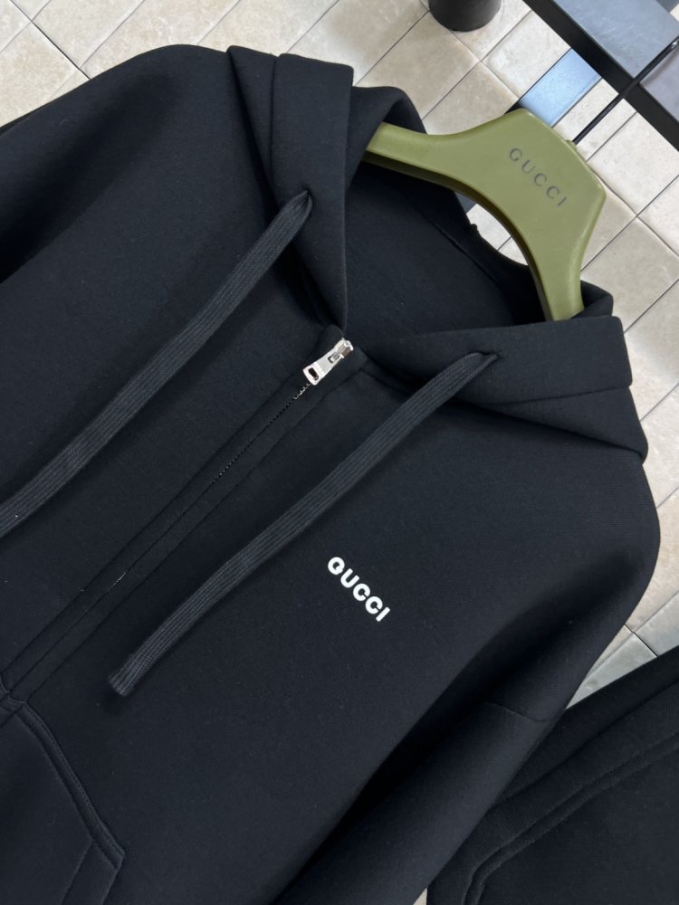 Костюм жіночий фото 2