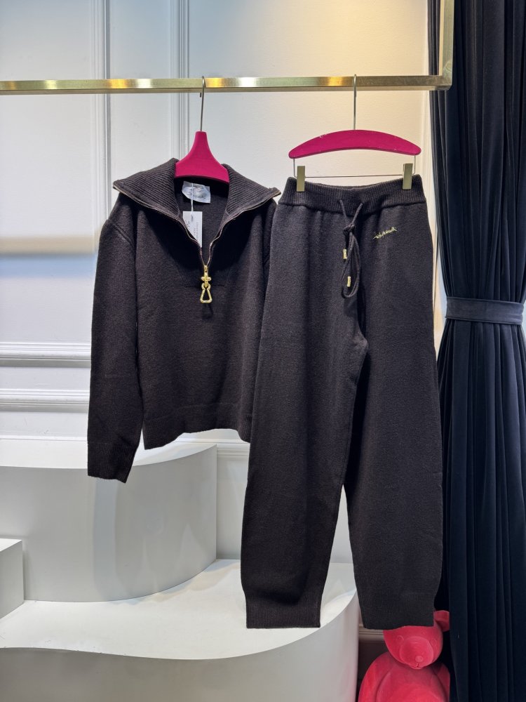 Костюм жіночий фото 2