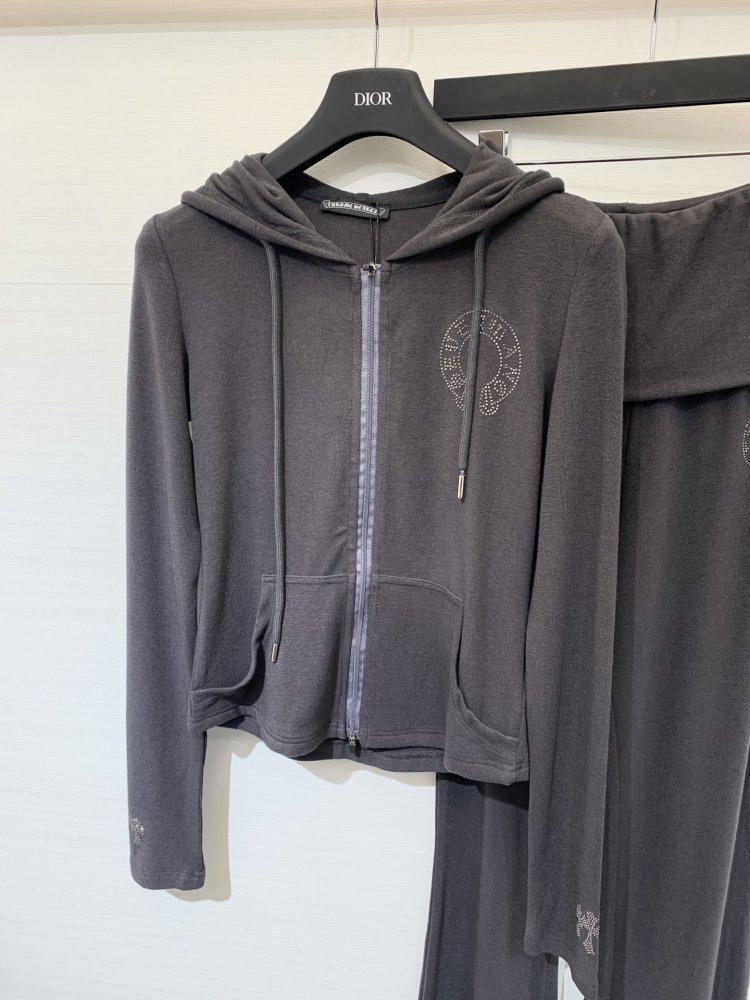 Костюм женский фото 2