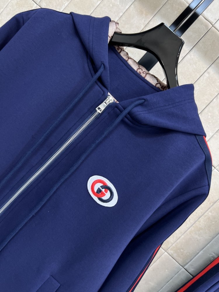 Костюм женский фото 2