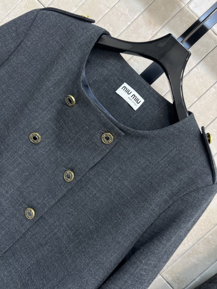 Костюм жіночий фото 2