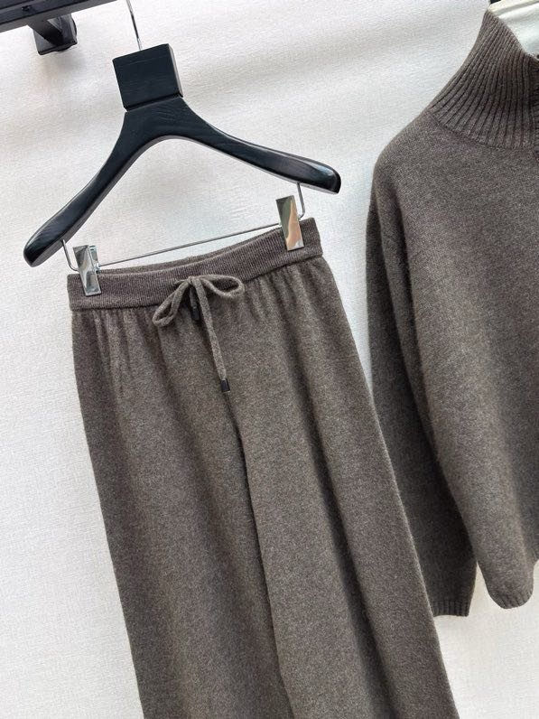 Костюм жіночий фото 2