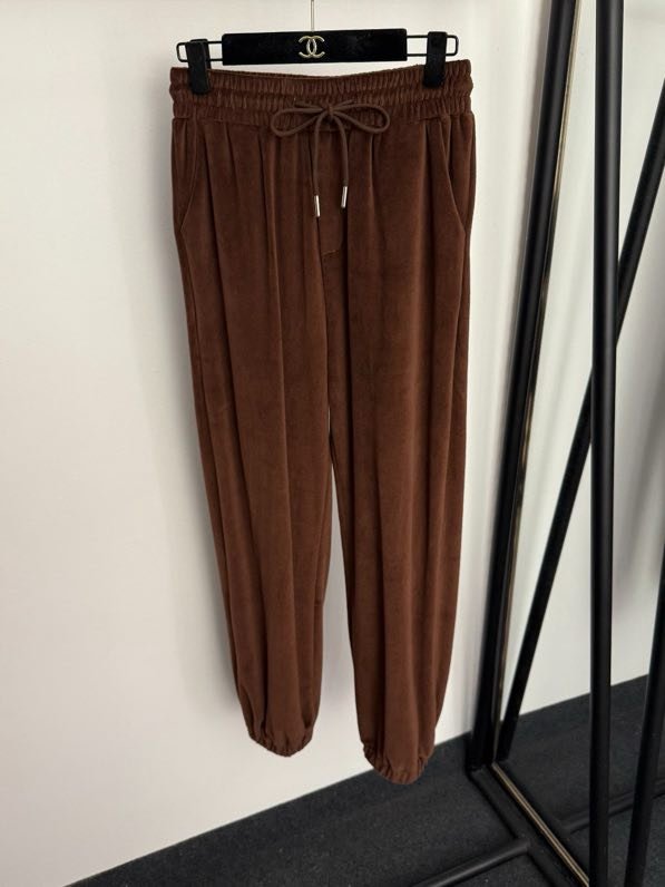 Костюм жіночий фото 2