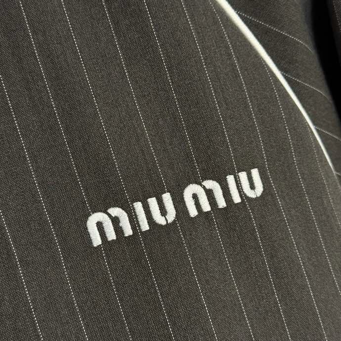 Костюм жіночий фото 2