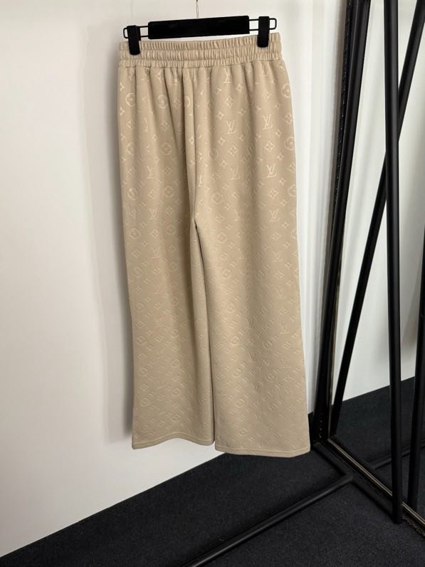 Костюм жіночий фото 2