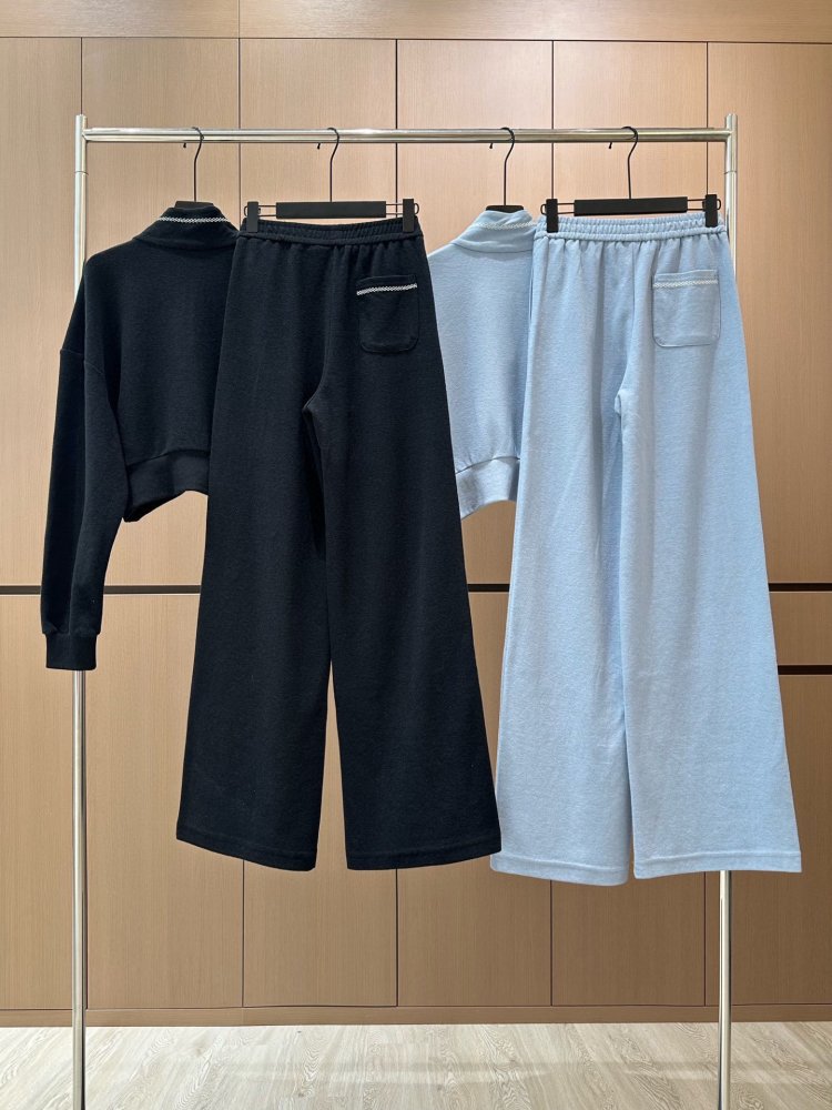 Костюм жіночий фото 2