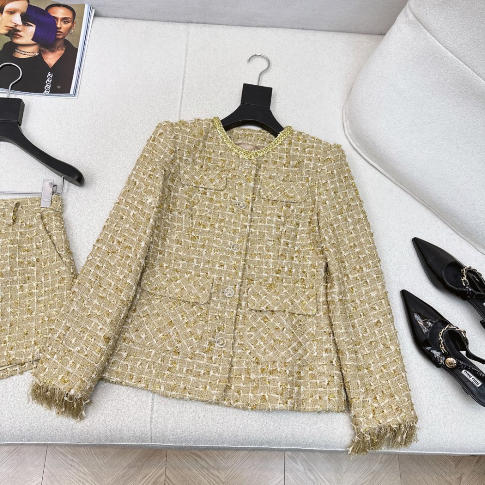 Costume female фото 2