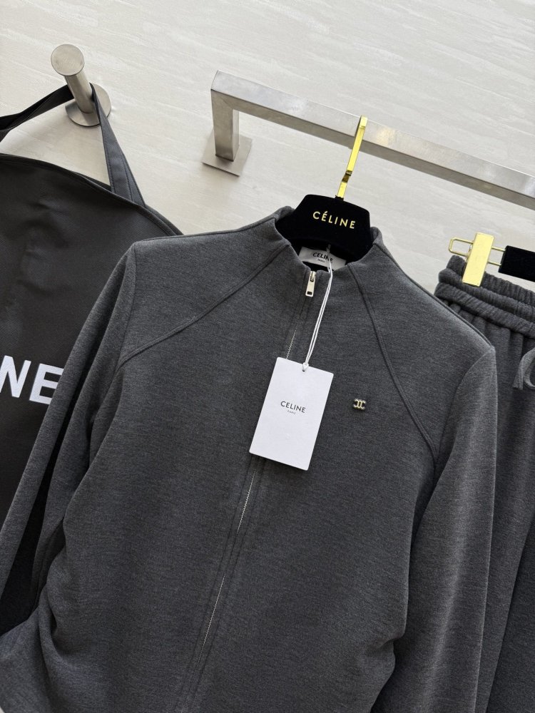 Костюм женский фото 2