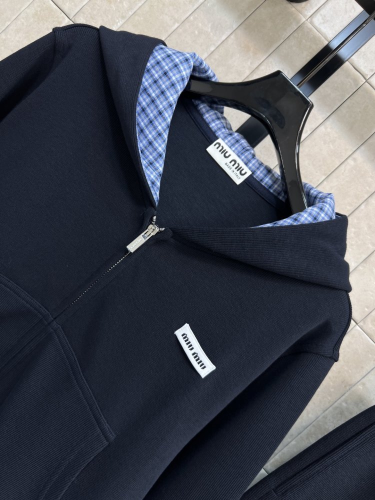 Costume female фото 2