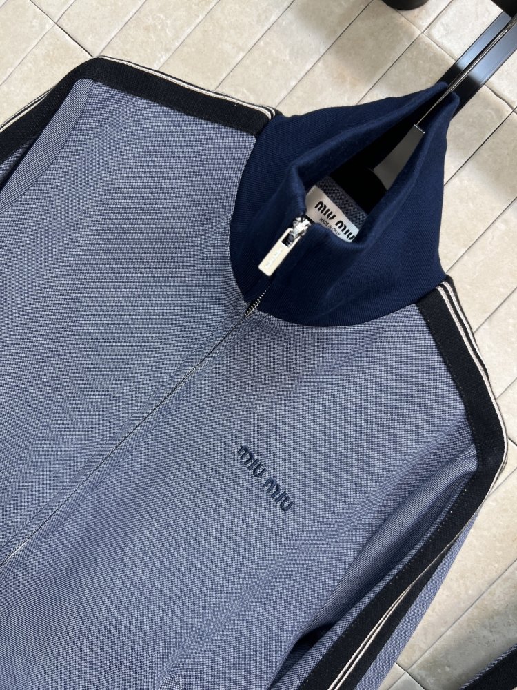 Костюм женский фото 2