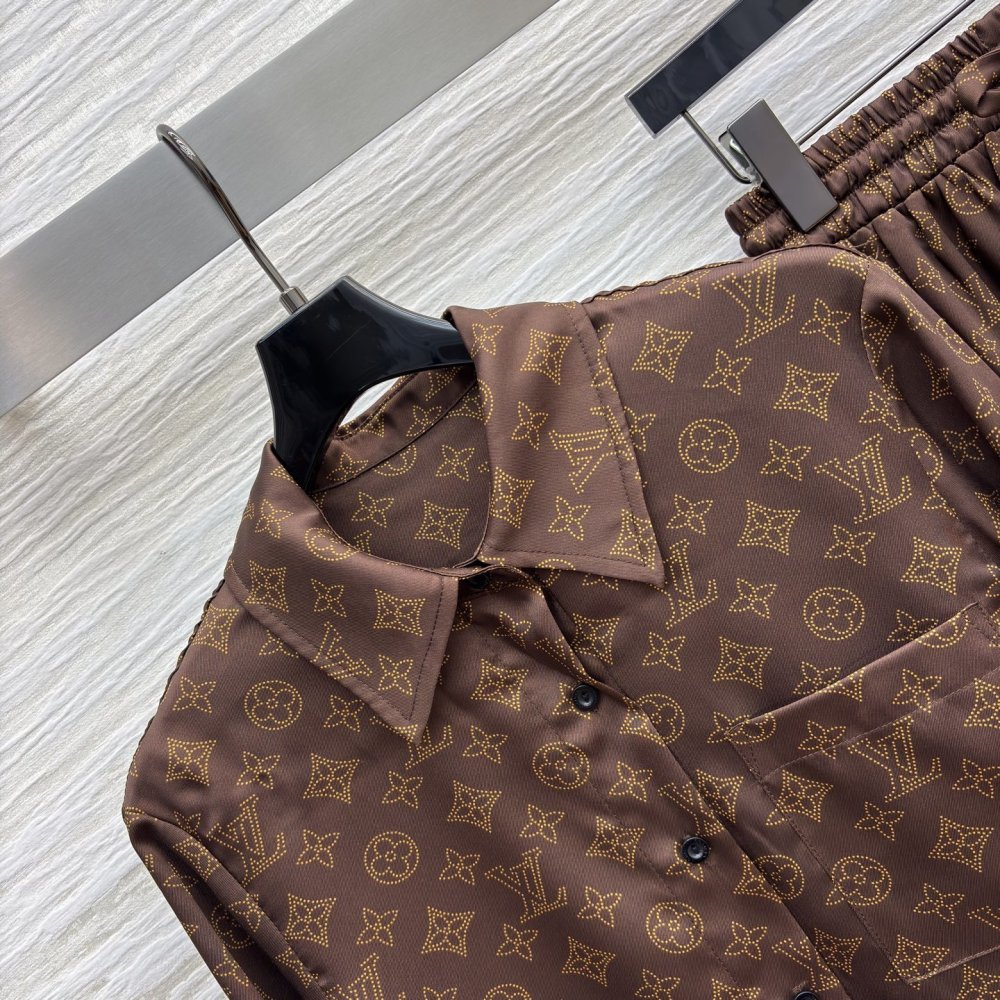 Костюм жіночий фото 2