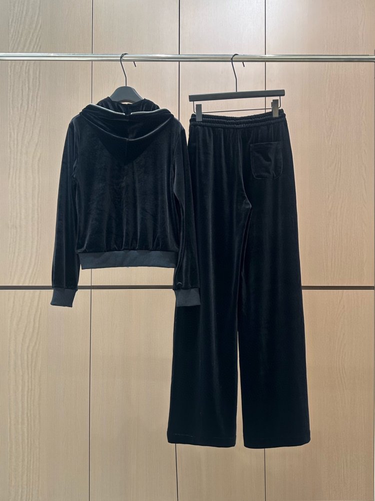 Костюм женский фото 2