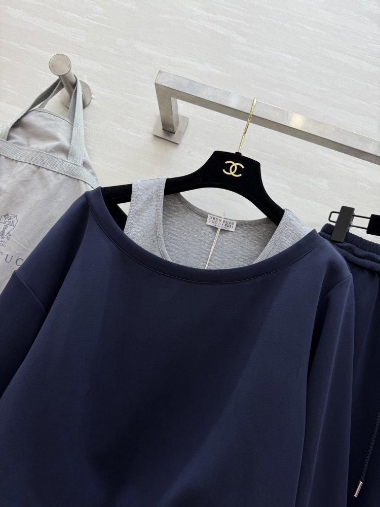 Костюм женский фото 2