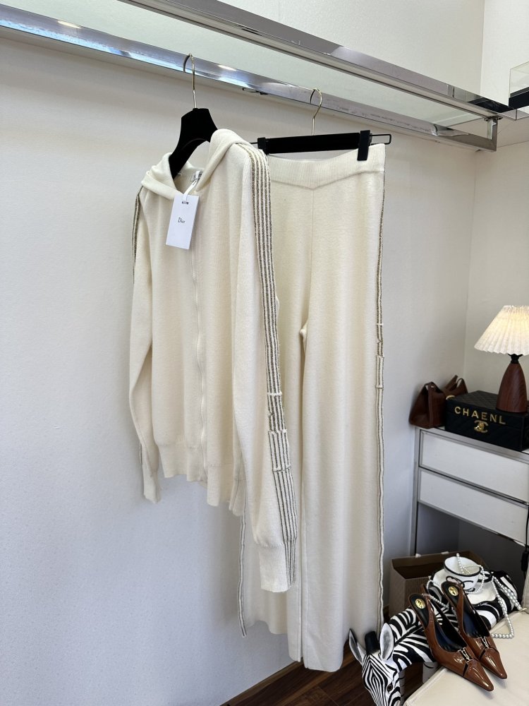 Костюм жіночий фото 2