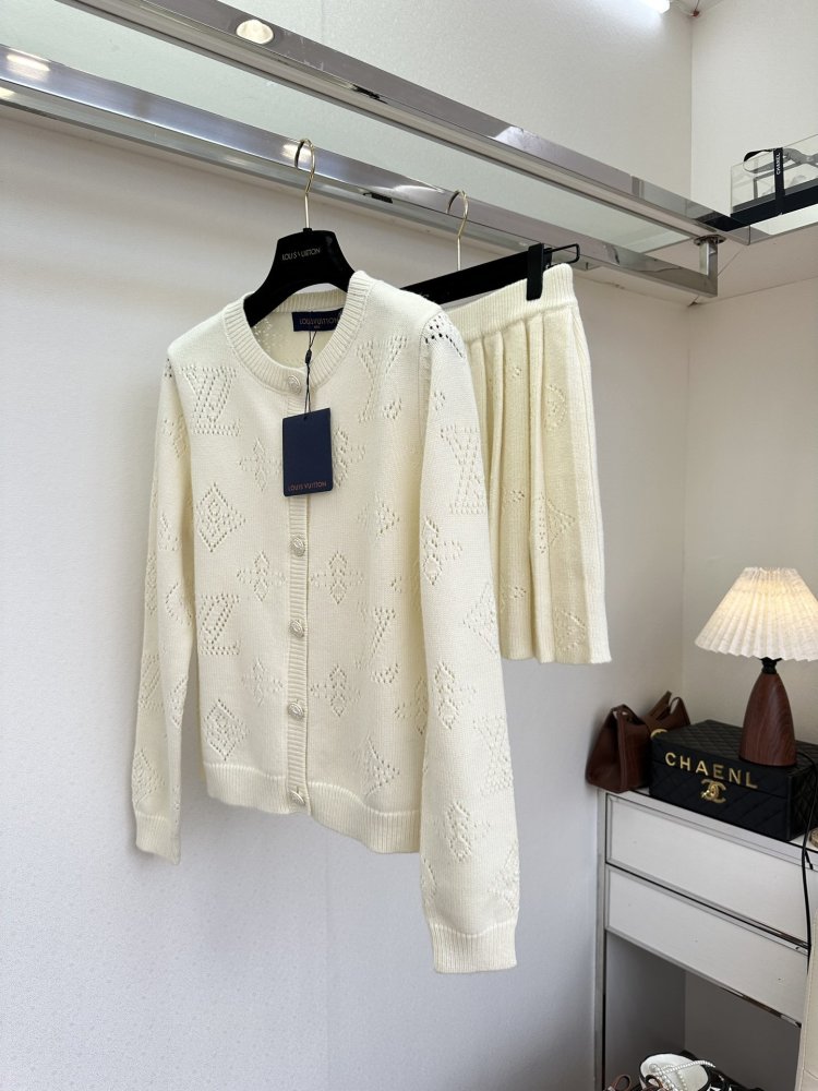 Costume female фото 2