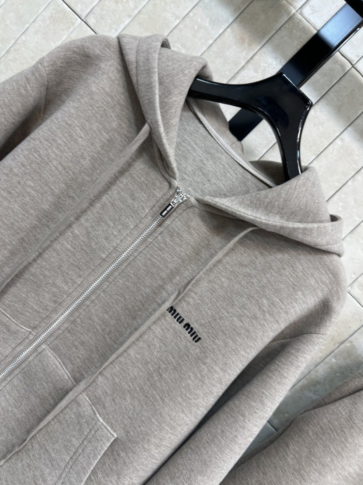 Костюм жіночий фото 2