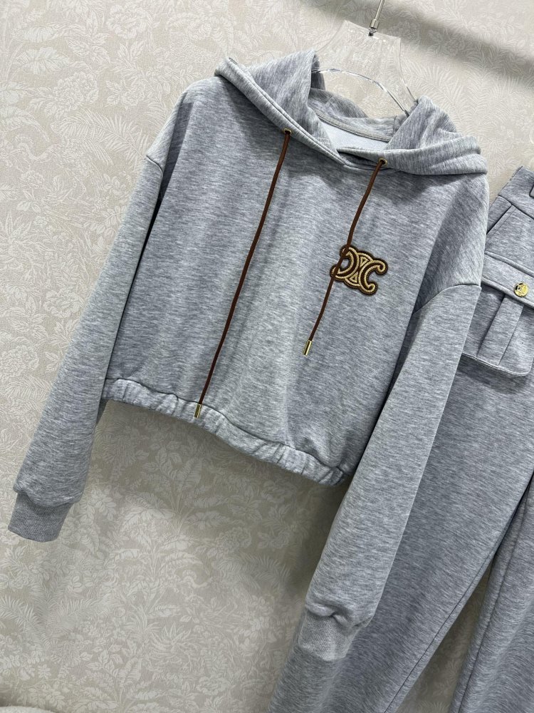 Костюм женский фото 2